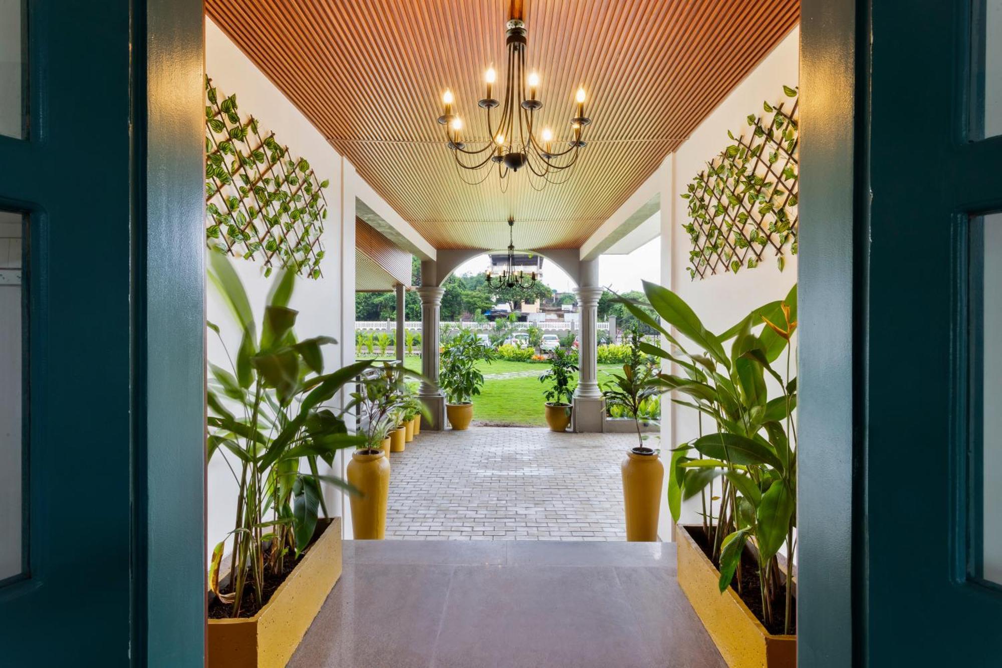 Stone Wood Hotel Amboli Amboli  Eksteriør billede