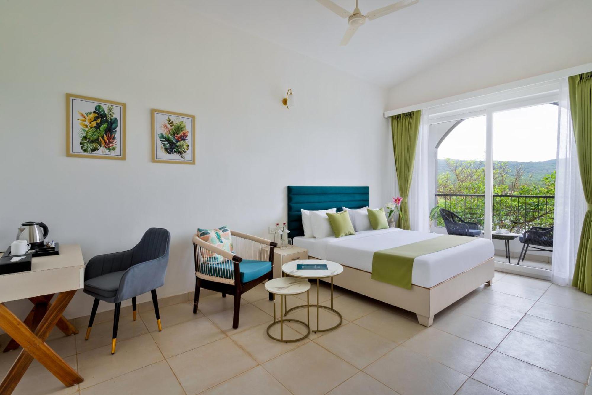 Stone Wood Hotel Amboli Amboli  Eksteriør billede