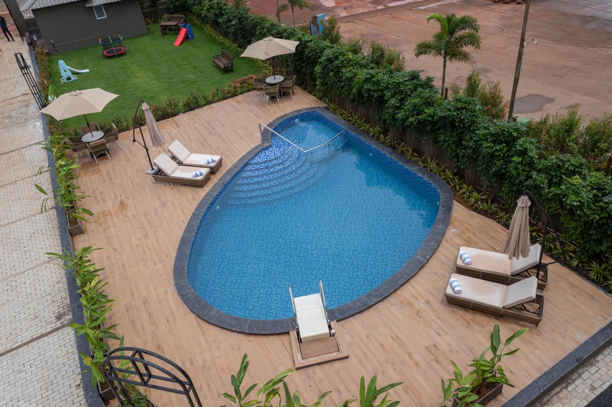 Stone Wood Hotel Amboli Amboli  Eksteriør billede