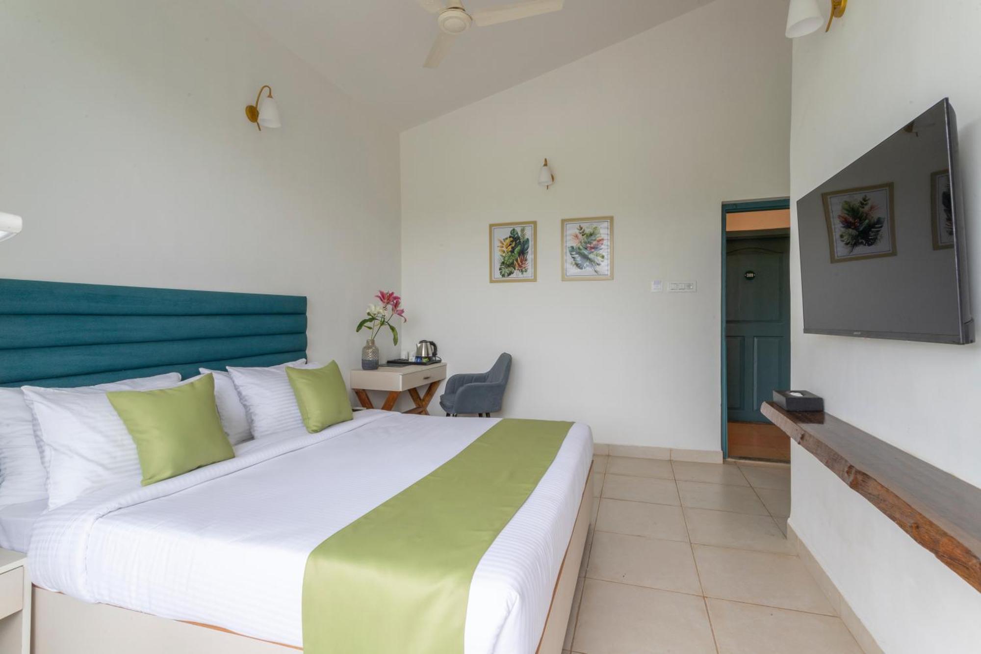 Stone Wood Hotel Amboli Amboli  Eksteriør billede